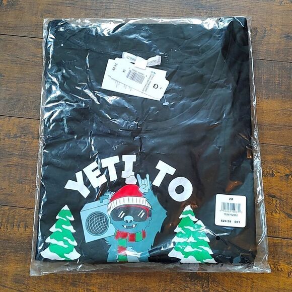 New With Tags Women's Black Yeti To Party Scoop Neck Short Sleeve Holiday Tee - Picture 5 of 8